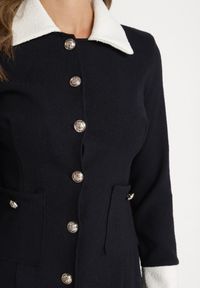 Born2be - Granatowa Sukienka z Usztywnioną Linią Ramion z Guzikami Sewiana. Kolor: niebieski. Materiał: skóra #4