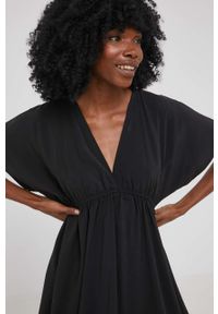Answear Lab sukienka kolor czarny mini rozkloszowana. Kolor: czarny. Materiał: tkanina. Długość rękawa: krótki rękaw. Styl: wakacyjny. Długość: mini