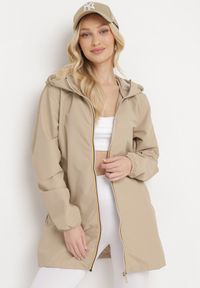 Born2be - Beżowa Kurtka Wiatrówka na Zamek Błyskawiczny z Kapturem Radisca. Typ kołnierza: kaptur. Kolor: beżowy #5