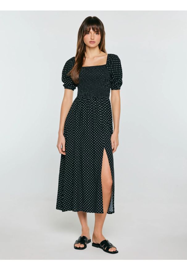 Big-Star - Sukienka damska midi z wiskozy w kropki czarna Sotini 906. Okazja: na wesele, na ślub cywilny. Typ kołnierza: dekolt w karo. Kolor: czarny. Materiał: wiskoza. Wzór: kropki. Sezon: lato. Styl: klasyczny. Długość: midi
