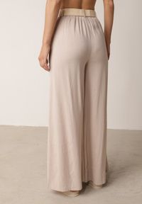 Born2be - Beżowe Spodnie z Wiskozą o Szerokim Kroju z Wysokim Stanem i Paskiem Larailure. Okazja: na co dzień, do pracy. Stan: podwyższony. Kolor: beżowy. Materiał: wiskoza. Długość: krótkie. Sezon: wiosna, lato. Styl: casual #5