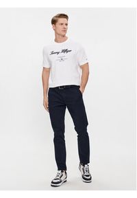 TOMMY HILFIGER - Tommy Hilfiger T-Shirt Script Logo Tee MW0MW33691 Biały Regular Fit. Kolor: biały. Materiał: bawełna