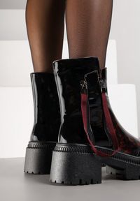 Born2be - Czarno-Bordowe Lakierowane Botki Vices z Ozdobną Tasiemką Rivavie. Okazja: na co dzień. Kolor: czarny. Materiał: lakier. Styl: elegancki, casual