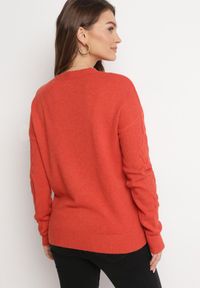 Born2be - Pomarańczowy Sweter o Warkoczowym Splocie z Okrągłym Dekoltem Selinera. Kolor: pomarańczowy. Materiał: dzianina. Wzór: ze splotem. Styl: klasyczny #3