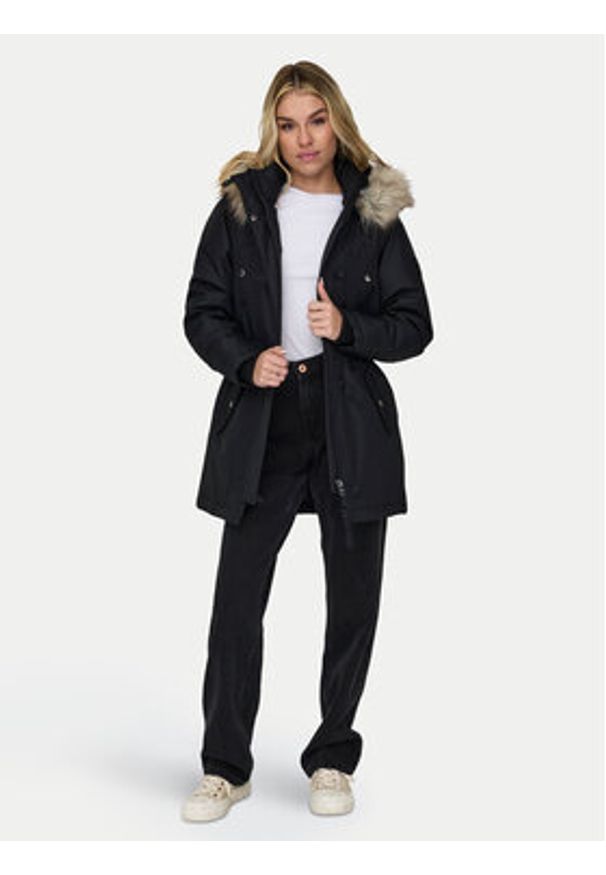 only - ONLY Parka Iris 15304625 Czarny Regular Fit. Kolor: czarny. Materiał: syntetyk
