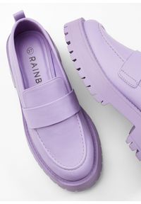 bonprix - Półbuty loafersy chunky. Kolor: fioletowy