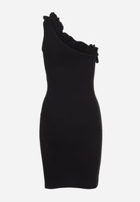 Born2be - Czarna Asymetryczna Sukienka z Bawełny Ozdobiona Falbanką przy Dekolcie Vikillis. Kolor: czarny. Materiał: bawełna. Długość rękawa: krótki rękaw. Wzór: aplikacja. Typ sukienki: asymetryczne. Styl: klasyczny