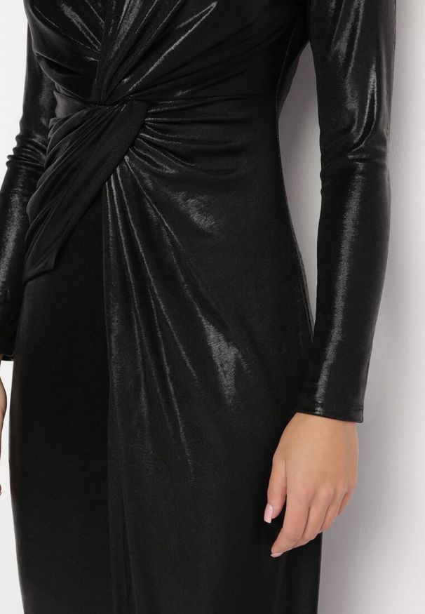 Born2be - Czarna Połyskująca Sukienka Maxi z Ozdobnym Węzłem Fabriana. Kolor: czarny. Materiał: tkanina. Styl: elegancki. Długość: maxi