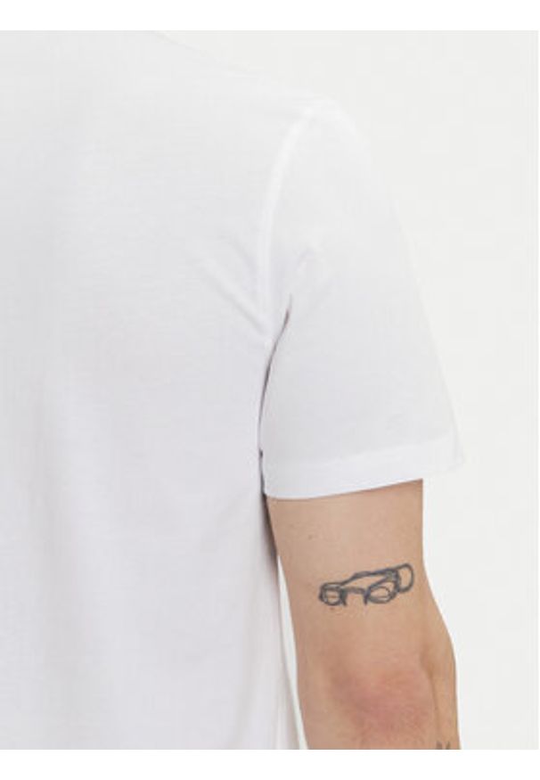 Guess T-Shirt M5YI15 I3Z14 Biały Regular Fit. Kolor: biały. Materiał: bawełna