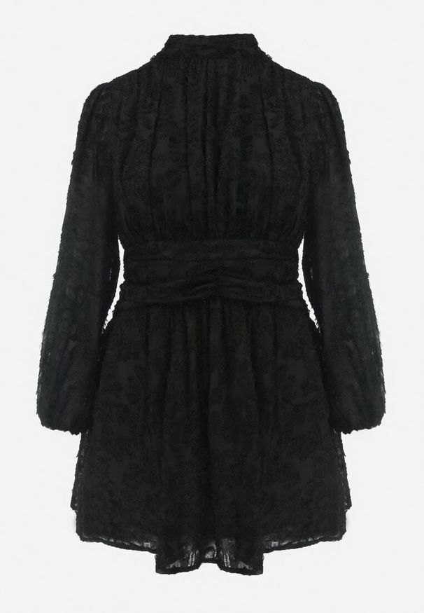 Born2be - Czarna Rozkloszowana Sukienka Koronkowa Mini Alatalo. Kolor: czarny. Materiał: koronka. Długość: mini