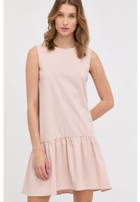 Silvian Heach sukienka kolor różowy mini rozkloszowana. Kolor: różowy. Materiał: tkanina. Długość rękawa: na ramiączkach. Typ sukienki: rozkloszowane. Długość: mini