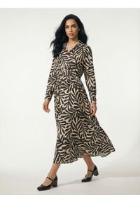 Sinsay - Wiskozowa koszulowa sukienka midi w roślinny wzór - wielobarwny. Materiał: wiskoza. Typ sukienki: koszulowe. Długość: midi #1