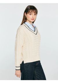 Big-Star - sweter damski bawełniany z dekoltem v-neck kremowy calia 103. Kolor: kremowy. Materiał: bawełna. Wzór: ze splotem, jednolity #4