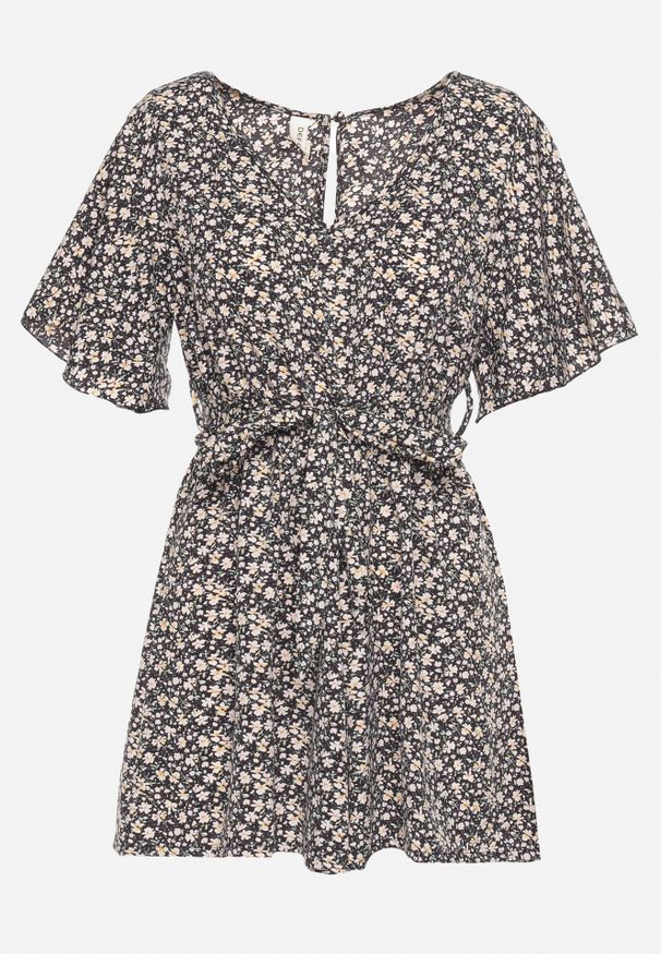 Renee - Czarno-Beżowy Taliowany Kombinezon z Materiałowym Paskiem i Gumką w Pasie Wykończony Guzikiem z Tyłu Penilla. Okazja: na spotkanie biznesowe. Kolor: czarny. Materiał: materiał. Wzór: aplikacja. Styl: klasyczny, biznesowy