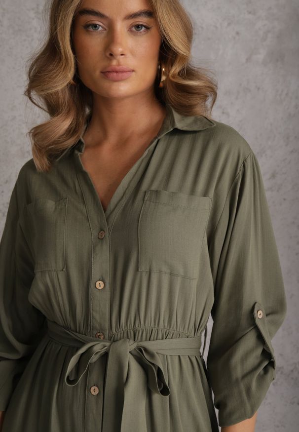 Renee - Zielona Koszulowa Sukienka z Bawełny z Wiązanym Paskiem i Podpinanymi Rękawami Cesela. Okazja: na co dzień. Kolor: zielony. Materiał: bawełna. Typ sukienki: koszulowe. Styl: boho, casual