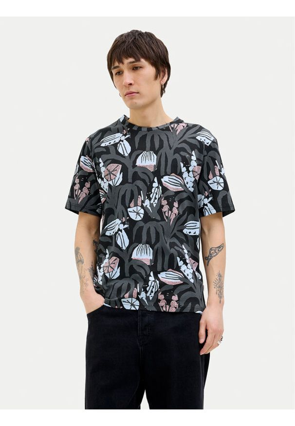 Jack & Jones T-Shirt Almeria 12276912 Czarny Regular Fit. Kolor: czarny. Materiał: bawełna