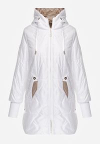 Born2be - Biała Pikowana Kurtka Przejściowa z Kapturem i Bocznymi Suwakami Mado. Okazja: na co dzień. Typ kołnierza: kaptur. Kolor: biały. Materiał: poliester, jeans. Styl: casual, klasyczny #2