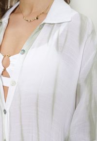 Born2be - Jasnozielona Sukienka Oversize o Koszulowym Fasonie Rarosa. Typ kołnierza: dekolt w serek. Kolor: zielony. Materiał: skóra. Typ sukienki: oversize, koszulowe. Styl: elegancki #7