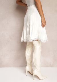 Renee - Biała Spódnica Mini Rozkloszowana z Gumką w Talii Saniurio. Kolor: biały. Materiał: koronka #3