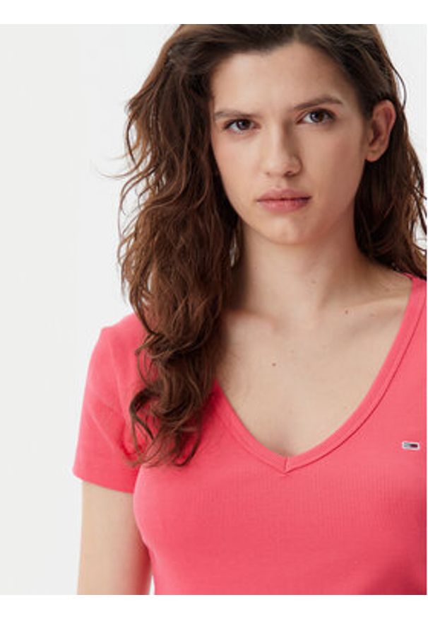 Tommy Jeans T-Shirt Essential DW0DW17385 Różowy Slim Fit. Kolor: różowy. Materiał: bawełna