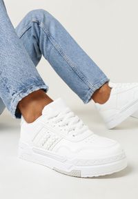 Born2be - Białe Sneakersy na Platformie Faelindra. Kolor: biały. Obcas: na platformie