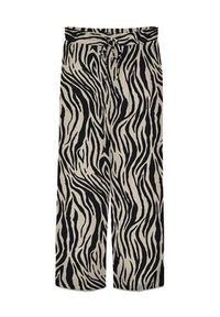 Vero Moda Spodnie materiałowe Jesmilo 10287363 Czarny Regular Fit. Kolor: czarny. Materiał: wiskoza #4