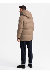 Ombre Clothing - Długa męska kurtka puffer z zapinanymi kieszeniami – brązowa V2 - Rozmiar: XXL. Kolor: brązowy. Materiał: poliester, materiał, polar, syntetyk, nylon. Długość: długie. Wzór: aplikacja #6