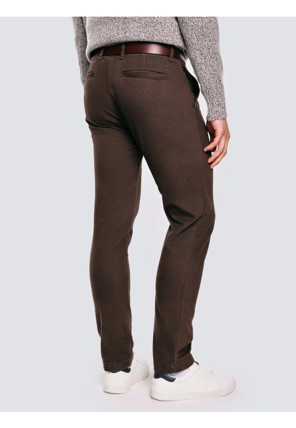 Big-Star - Spodnie męskie chinosy brązowe Erhatin 803. Kolor: brązowy. Materiał: materiał. Styl: elegancki, klasyczny