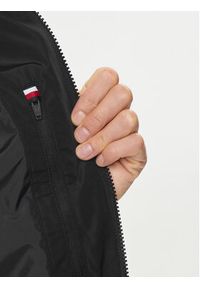 TOMMY HILFIGER - Tommy Hilfiger Kurtka bomber MW0MW35658 Czarny Regular Fit. Kolor: czarny. Materiał: syntetyk