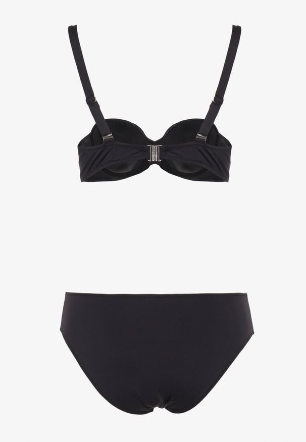 Born2be - Czarne Bikini Strój Kąpielowy Dwuczęściowy Biustonosz z Supełkiem i Figi Carinela. Kolor: czarny. Wzór: aplikacja
