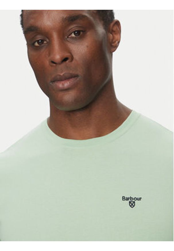 Barbour T-Shirt Essential Sports MTS0331GN45 Zielony Tailored Fit. Kolor: zielony. Materiał: bawełna