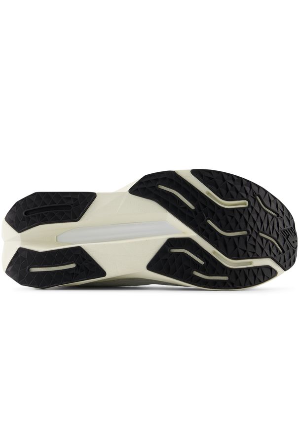 Buty damskie New Balance FuelCell Propel v5 WFCPRCF5 – szare. Okazja: na co dzień. Kolor: szary. Materiał: poliester, syntetyk, materiał, guma. Szerokość cholewki: normalna. Sport: bieganie, fitness