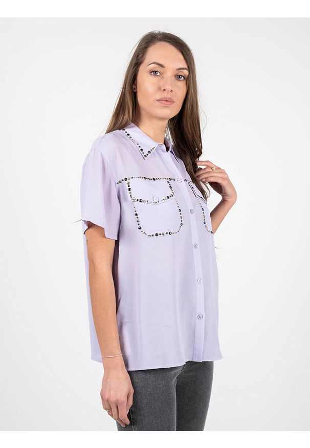 Pinko Koszula "Rilassato" | 1G15MU Y6WB | Rilassato | Kobieta | Fioletowy. Okazja: na co dzień. Typ kołnierza: kołnierzyk klasyczny. Kolor: fioletowy. Materiał: jedwab, wiskoza. Długość rękawa: krótki rękaw. Długość: krótkie. Wzór: aplikacja. Styl: klasyczny, casual