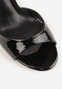 Born2be - Czarne Klasyczne Sandały na Szpilce z Paskiem Wokół Kostki Berenne. Okazja: na co dzień, na randkę. Zapięcie: pasek. Kolor: czarny. Materiał: jeans. Obcas: na szpilce. Styl: klasyczny. Wysokość obcasa: średni #9