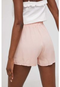 Answear Lab szorty damskie kolor różowy gładkie high waist. Stan: podwyższony. Kolor: różowy. Materiał: tkanina. Wzór: gładki. Styl: wakacyjny #4