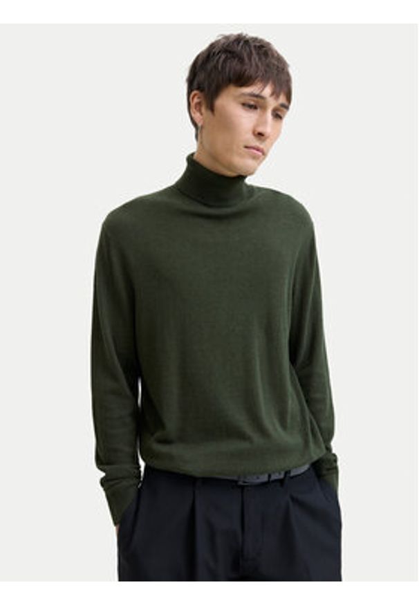 Jack & Jones Golf Emil 12157417 Zielony Regular Fit. Typ kołnierza: golf. Kolor: zielony. Materiał: bawełna