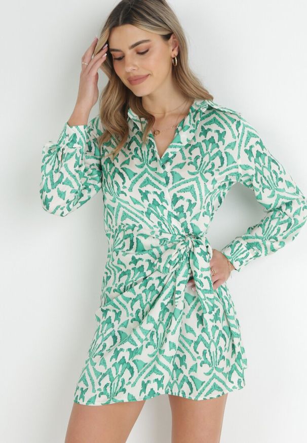 Born2be - Zielona Kopertowa Sukienka z Wiązaniem Pitville. Kolor: zielony. Typ sukienki: kopertowe