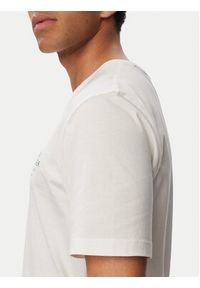TOMMY HILFIGER - Tommy Hilfiger T-Shirt Script Stack MW0MW43224 Biały Regular Fit. Kolor: biały. Materiał: bawełna #5