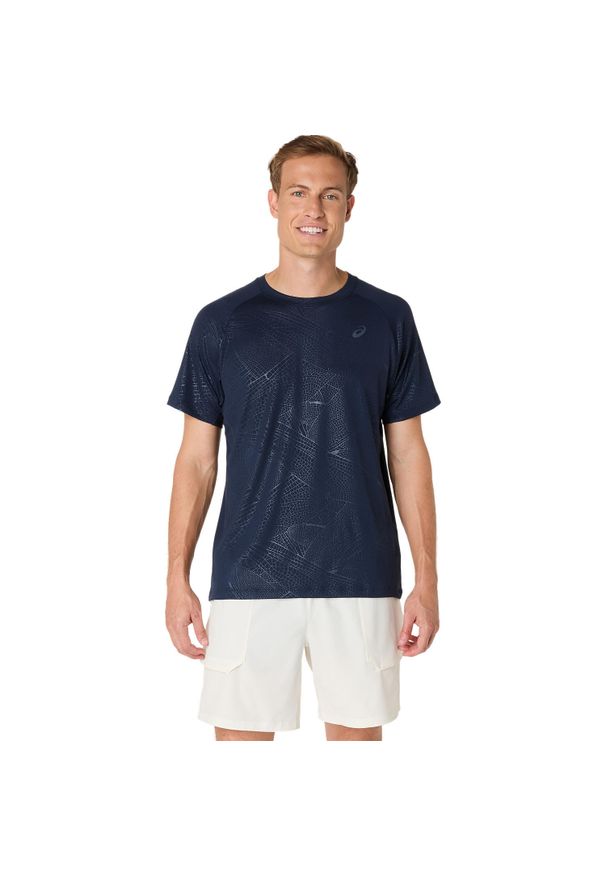 T-shirt z nadrukiem pełnoekranowym Asics Top. Kolor: wielokolorowy, niebieski. Wzór: nadruk. Sport: tenis