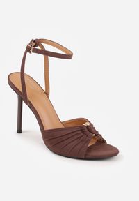 Renee - Brązowe Sandały VICES na Szpilce Zdobione Marszczeniem i Aplikacją Synalirea. Zapięcie: pasek. Kolor: brązowy. Wzór: aplikacja. Obcas: na szpilce. Styl: klasyczny, elegancki #9