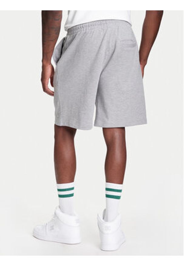 United Colors of Benetton - United Colors Of Benetton Szorty sportowe 342ZU900X Szary Regular Fit. Kolor: szary. Materiał: bawełna. Styl: sportowy