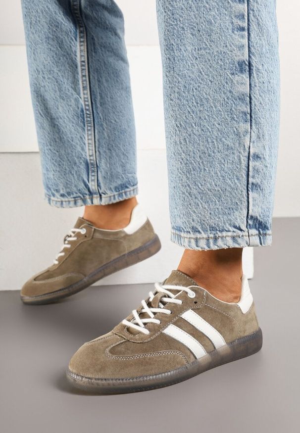 Born2be - Ciemnobeżowe Skórzane Sneakersy na Płaskiej Podeszwie Ozdobione Paskami Nelavirae. Zapięcie: pasek. Kolor: beżowy. Materiał: skóra. Wzór: aplikacja. Obcas: na płaskiej podeszwie