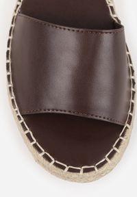 Born2be - Ciemnobrązowe Sandały VICES na Grubej Podeszwie z Plecionki z Paskiem Wokół Kostki Doria. Zapięcie: pasek. Kolor: brązowy. Materiał: jeans. Sezon: lato #2