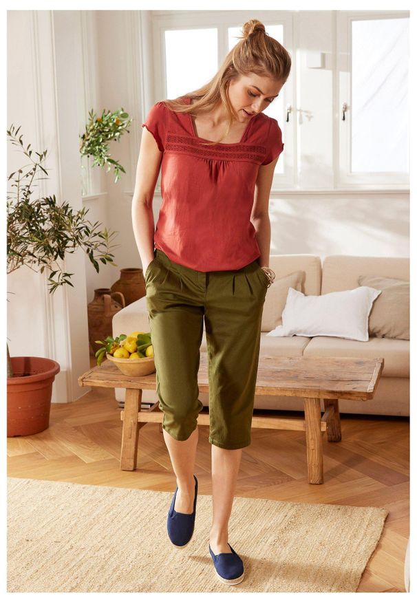 bonprix - Espadryle z efektem rafii. Kolor: niebieski. Sezon: lato. Styl: sportowy