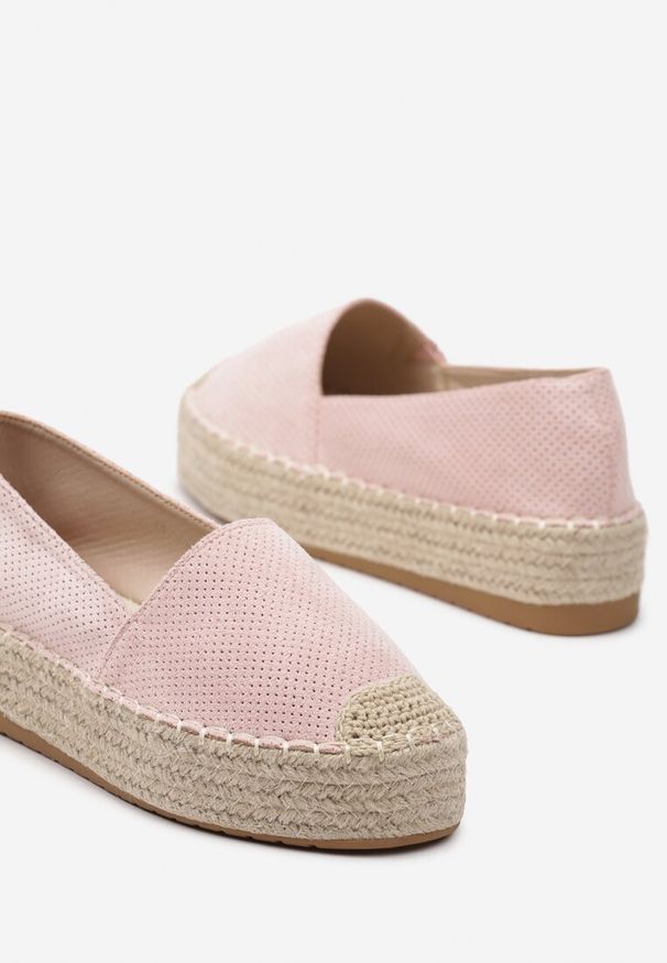 Renee - Różowe Casualowe Espadryle na Grubej Podeszwie Ozdobionej Plecionką Honorelle. Okazja: na co dzień. Kolor: różowy. Materiał: len, jeans. Wzór: aplikacja. Sezon: lato, wiosna. Styl: casual