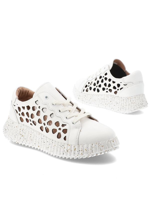Sneakersy damskie Artiker, cholewka ze skóry naturalnej ażurowe wycięcia motyw kwiatowy wiązanie klasyczne, białe, 56C1167. Okazja: na co dzień. Zapięcie: sznurówki. Kolor: biały. Materiał: skóra. Szerokość cholewki: normalna. Wzór: ażurowy, kwiaty