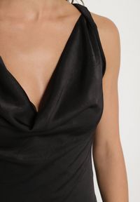 Born2be - Czarna Sukienka Vices z Ozdobnym Tyłem i Wiązaniem Zimea. Okazja: na wesele, na randkę, na ślub cywilny, na imprezę. Kolor: czarny. Styl: klasyczny #6