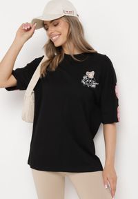 Born2be - Czarny Bawełniany T-shirt o Fasonie Oversize z Nadrukiem Misia Nellene. Kolor: czarny. Materiał: bawełna. Wzór: nadruk #7