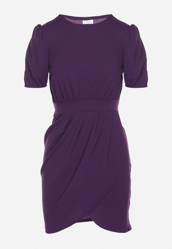 Born2be - Fioletowa Dopasowana Sukienka Ozdobiona Marszczeniem Iffovia. Okazja: na imprezę. Kolor: fioletowy. Wzór: aplikacja. Styl: klasyczny, elegancki