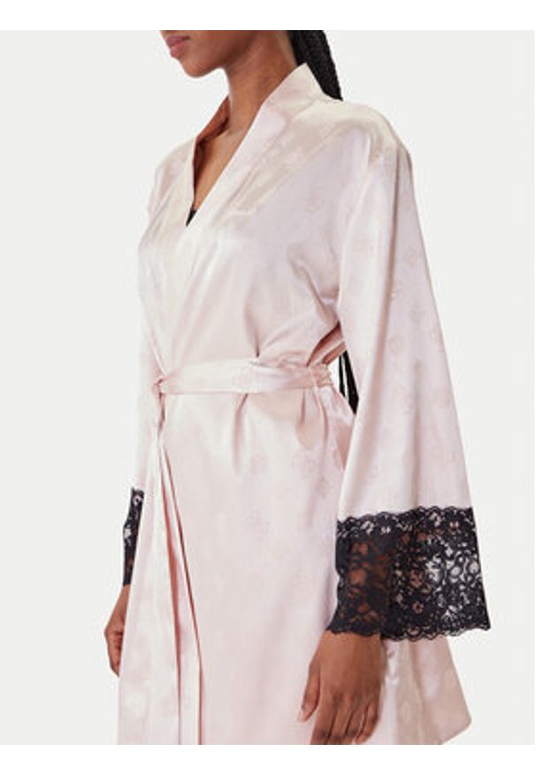 Guess Szlafrok O5BX08 W4732 Różowy Relaxed Fit. Kolor: różowy. Materiał: syntetyk